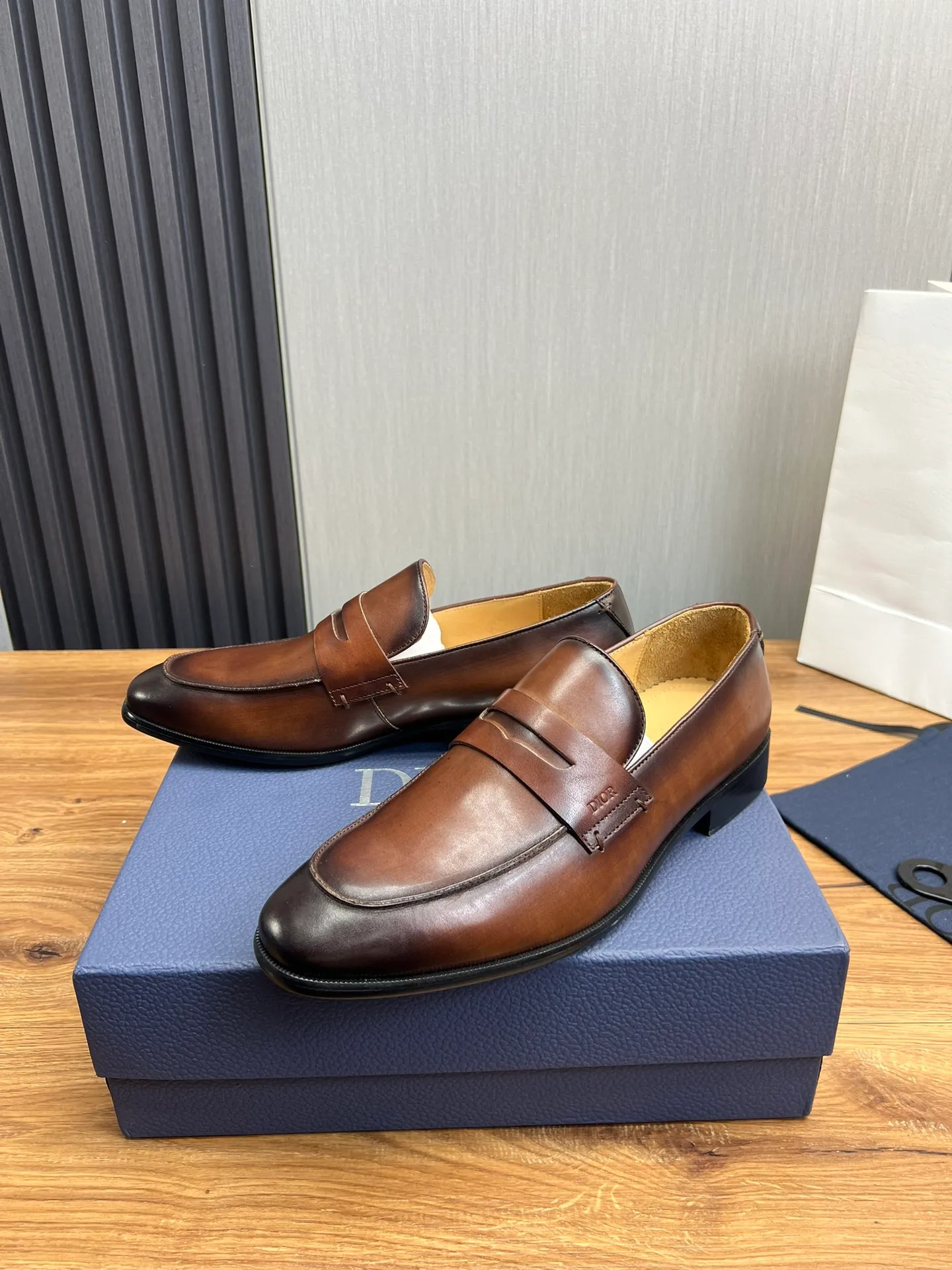 Men's men's shoes 💰540💰 Dior men's business casual leather shoes 👞all made of imported original brand leather, just to create a more comfortable wearing experience, upper: original cowhide ➕ imported cowhide lining, original non-slip and wear-resistant rubber outsole ✔️36-45 (45 non-returnable)